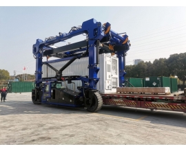 50T跨運車儲能箱阿特斯使用現(xiàn)場